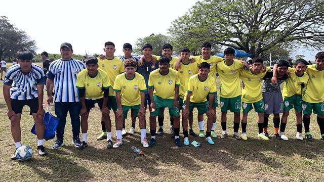 Rivales en la cancha, compañeros en la foto